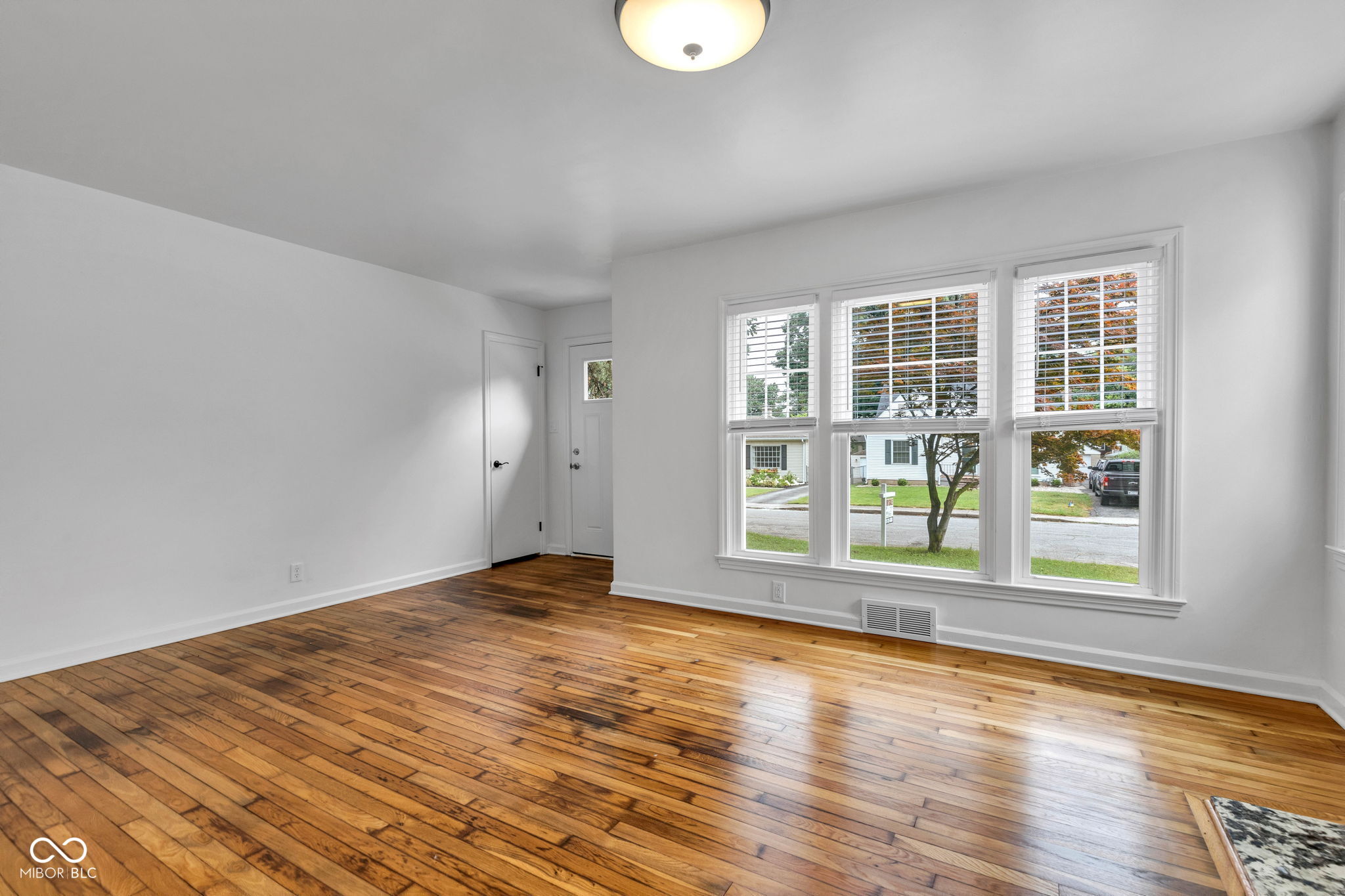 2631 Mcleay Drive Indianapolis, IN 46220 - Photo 11 of 37