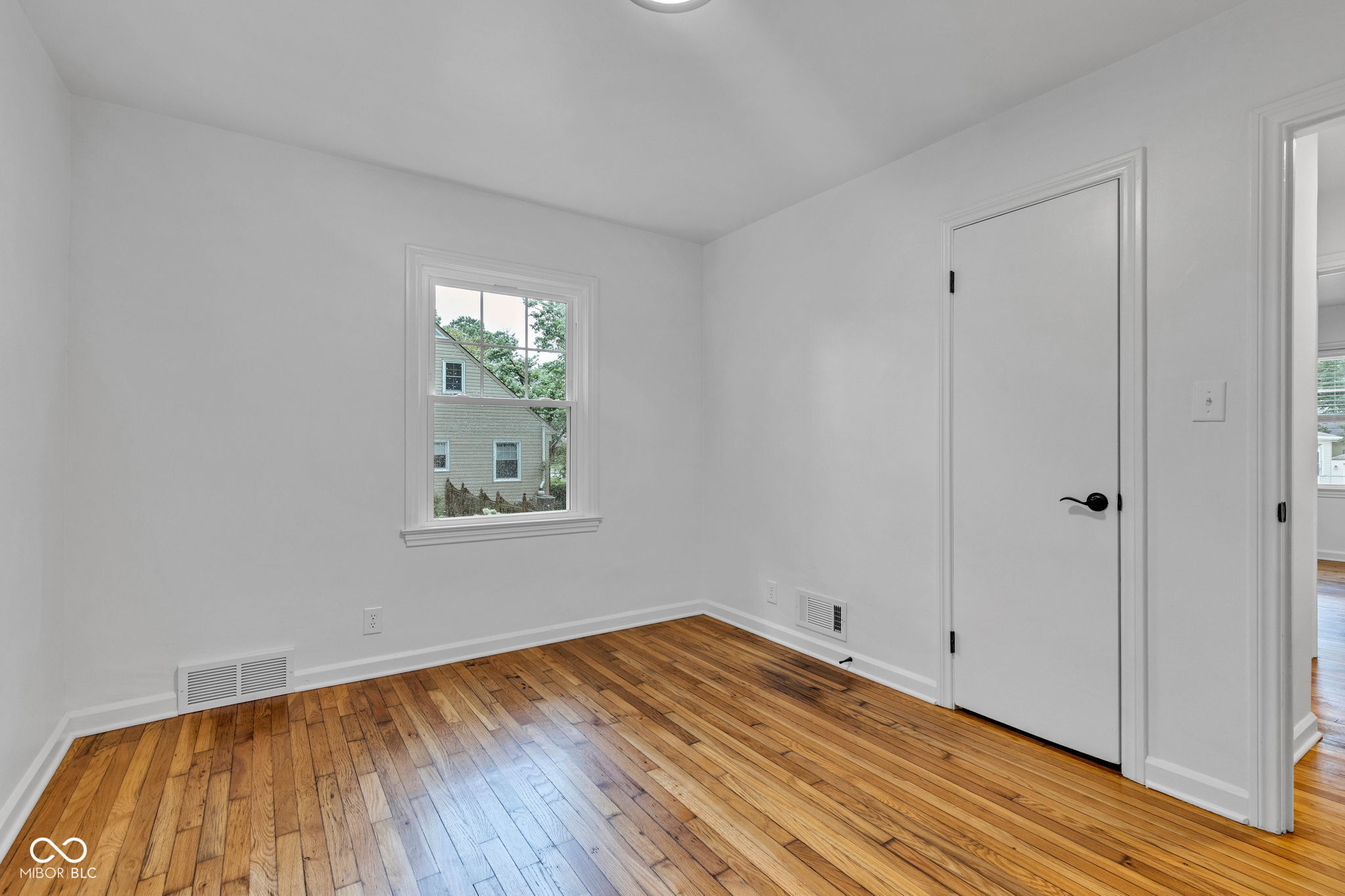 2631 Mcleay Drive Indianapolis, IN 46220 - Photo 16 of 37