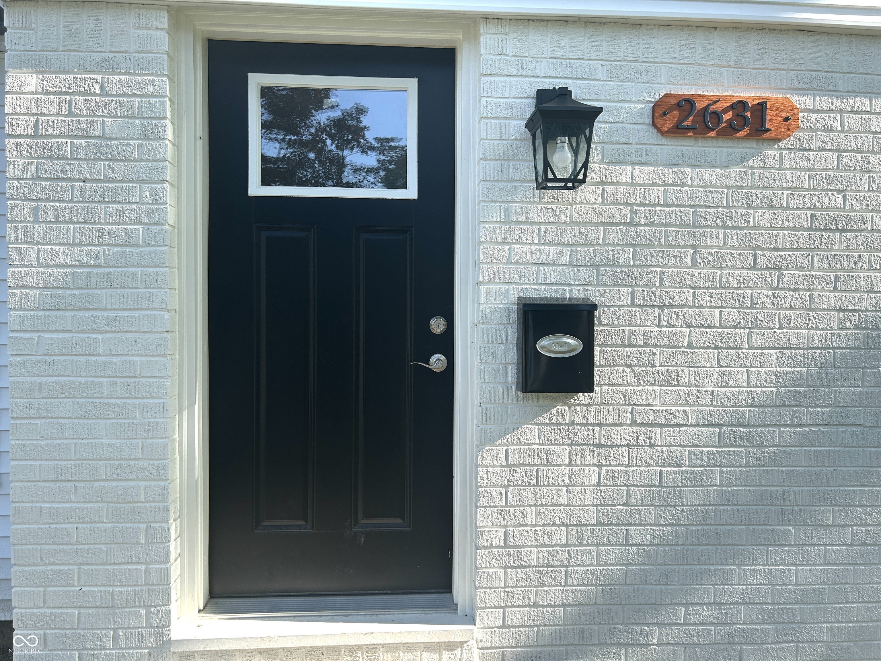 2631 Mcleay Drive Indianapolis, IN 46220 - Photo 2 of 37