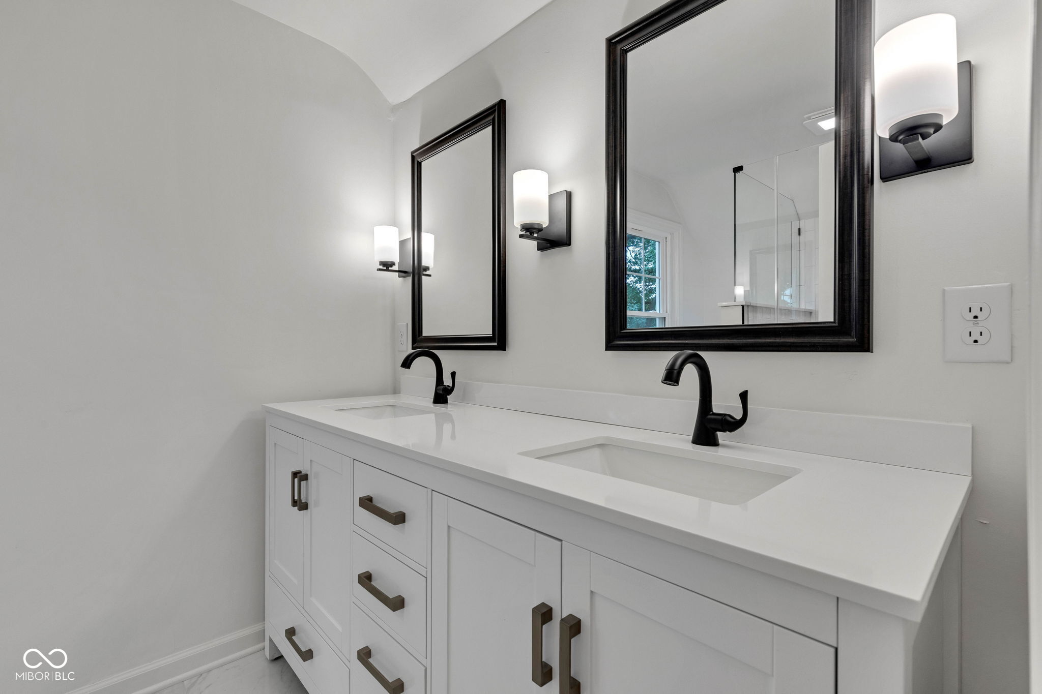 2631 Mcleay Drive Indianapolis, IN 46220 - Photo 23 of 37