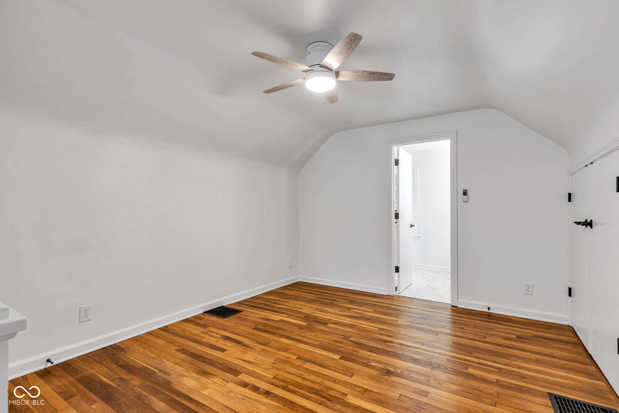 2631 Mcleay Drive Indianapolis, IN 46220 - Photo 26 of 37