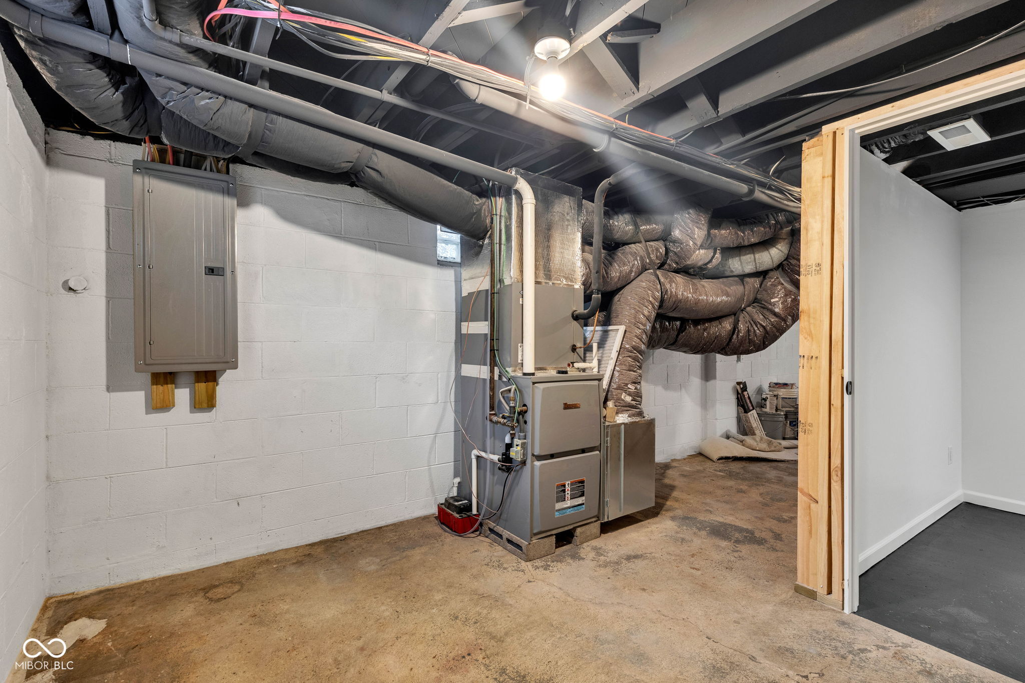 2631 Mcleay Drive Indianapolis, IN 46220 - Photo 30 of 37