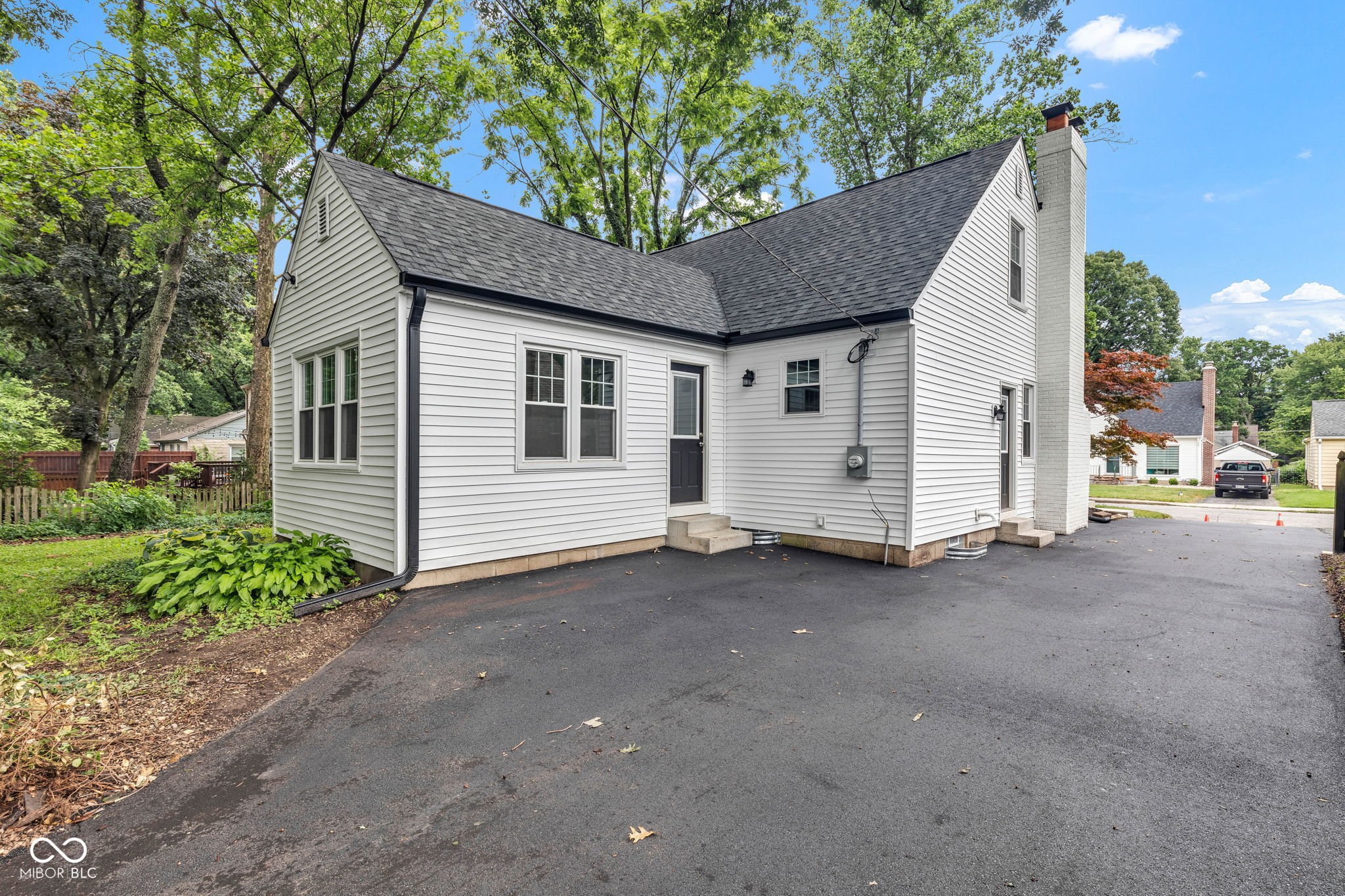 2631 Mcleay Drive Indianapolis, IN 46220 - Photo 35 of 37