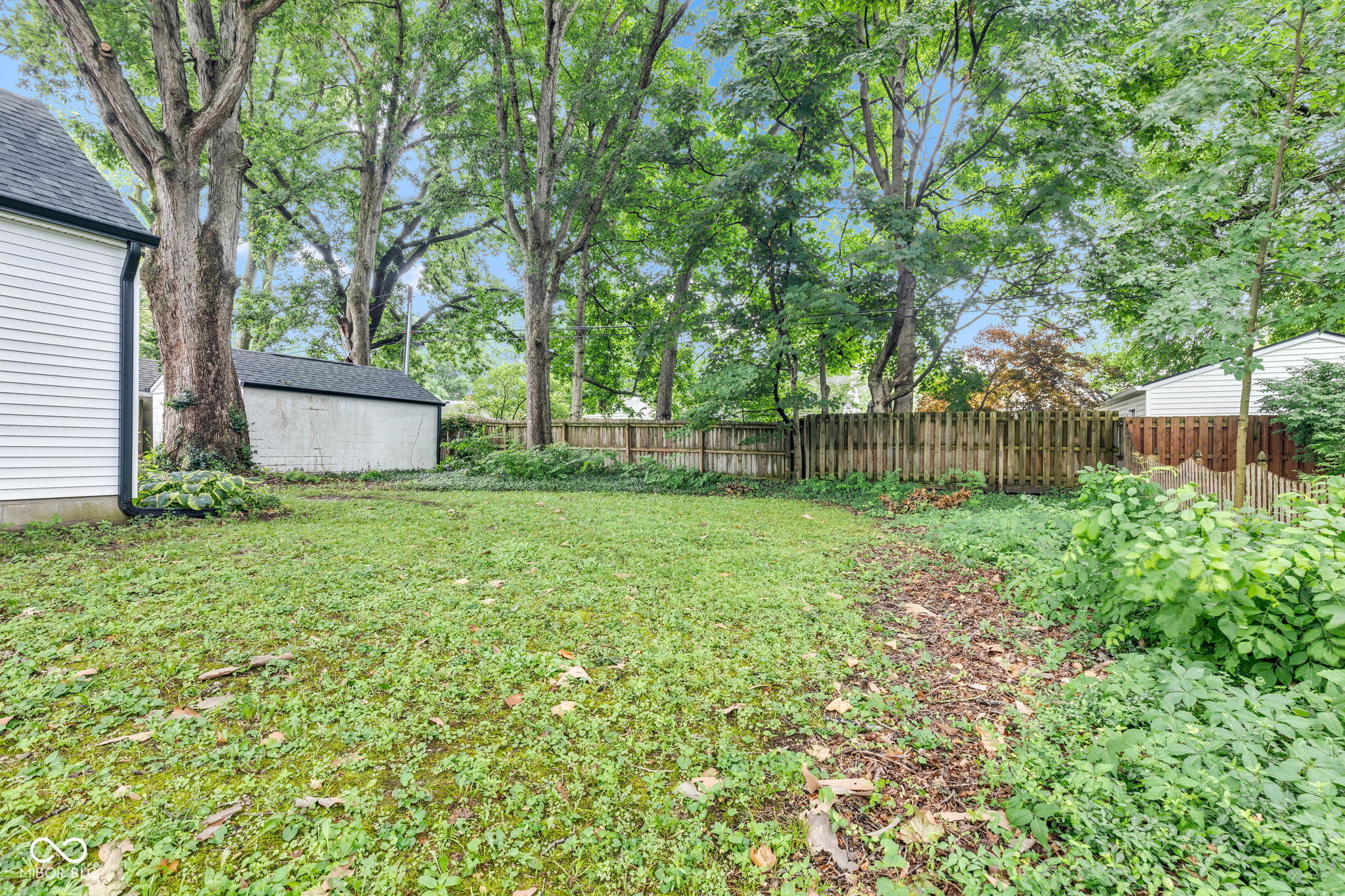 2631 Mcleay Drive Indianapolis, IN 46220 - Photo 5 of 37