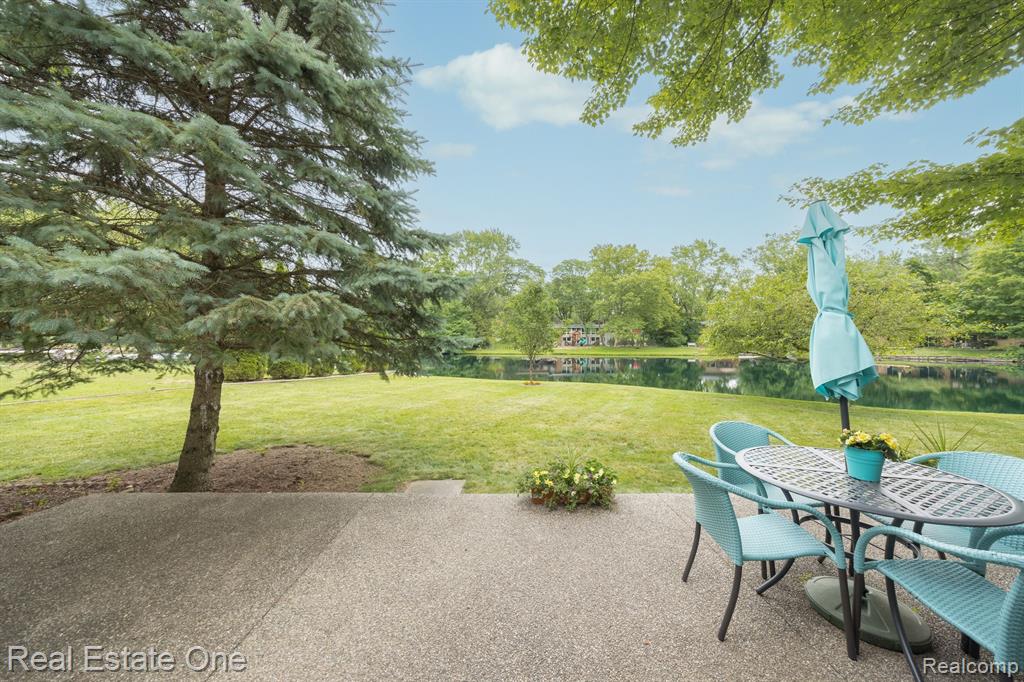 29845 Highmeadow Road Farmington Hills, MI 48334 - Photo 30 of 36