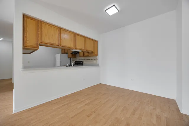 $1,995 | 881 North Swift Road, Unit 203, Addison, IL 60101