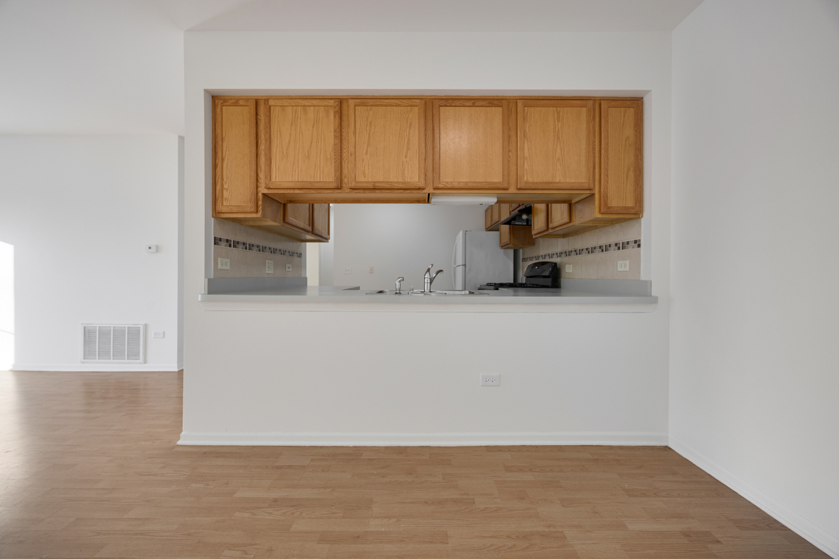 881 North Swift Road, Unit 203 Addison, IL 60101 - Photo 7 of 25