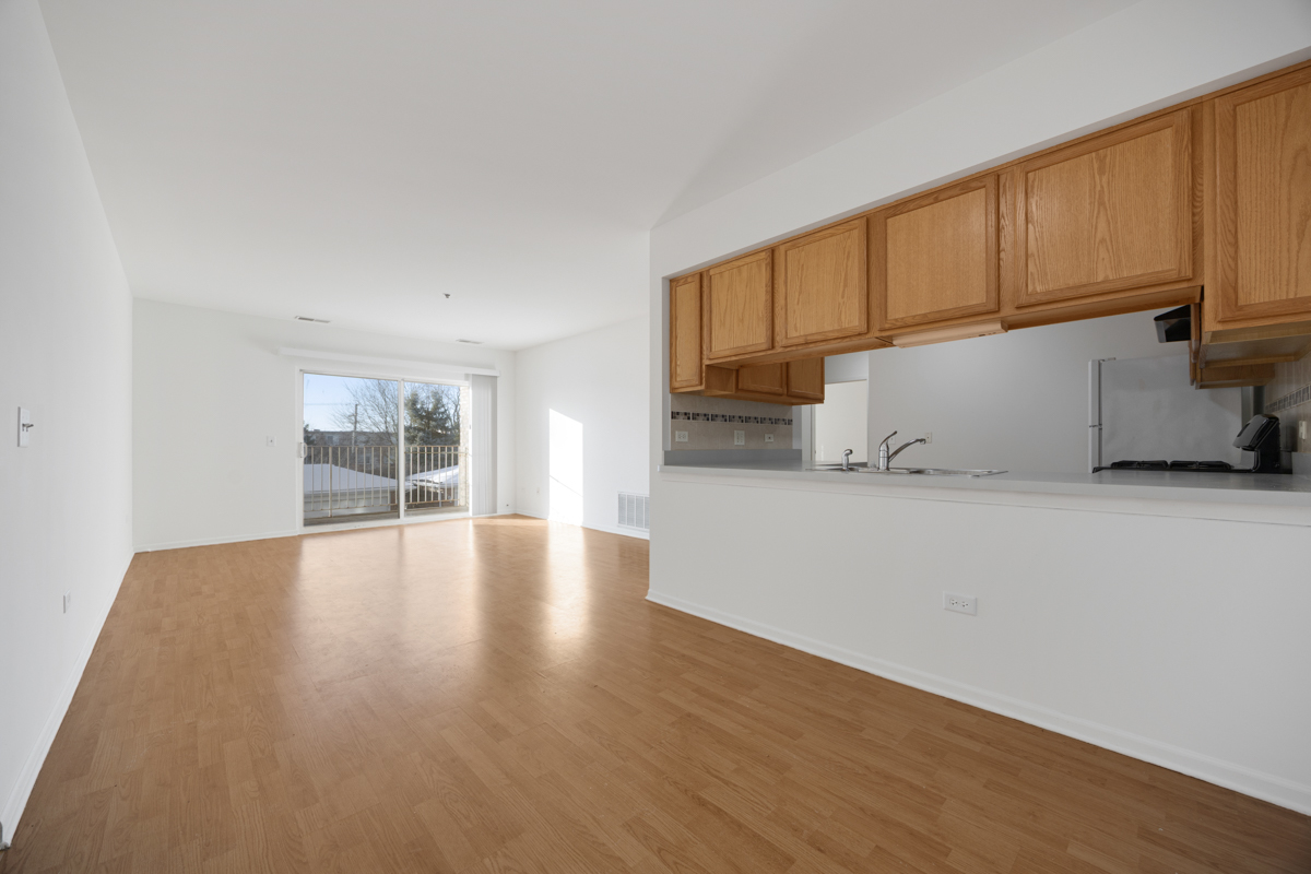 881 North Swift Road, Unit 203 Addison, IL 60101 - Photo 8 of 25