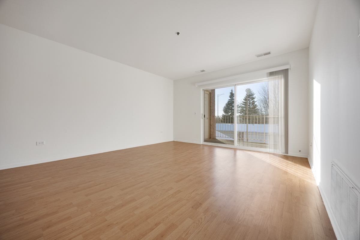 881 North Swift Road, Unit 203 Addison, IL 60101 - Photo 9 of 25