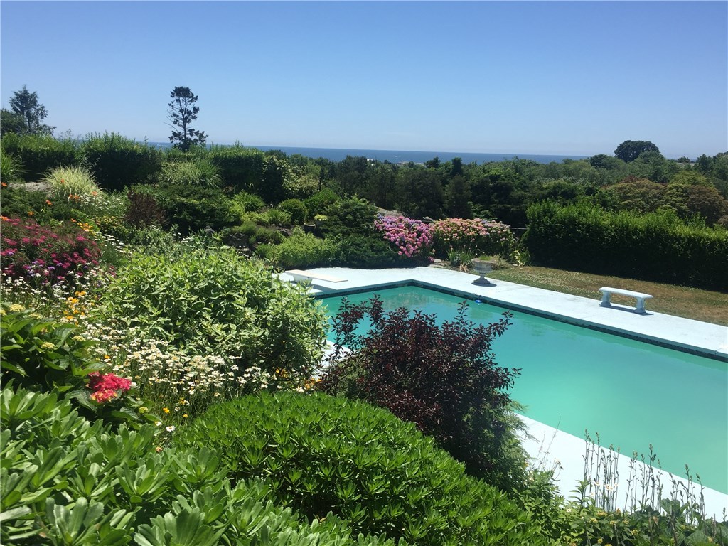 60 Beacon Hill Road Newport, RI 02840 - Photo 9 of 30