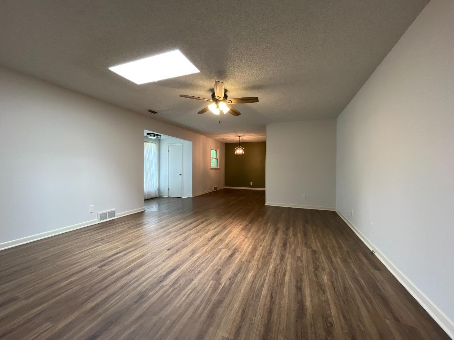 3602 41st Street Lubbock, TX 79413 - Photo 7 of 23 Front Living Roome