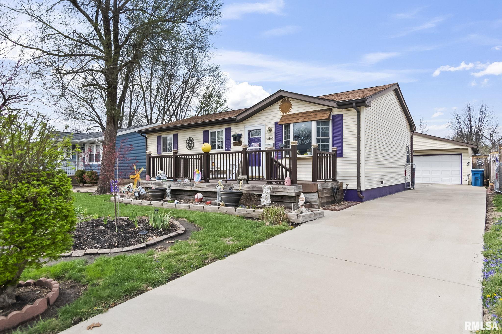 2409 Sutherland Road Springfield, IL 62702 - Photo 3 of 32