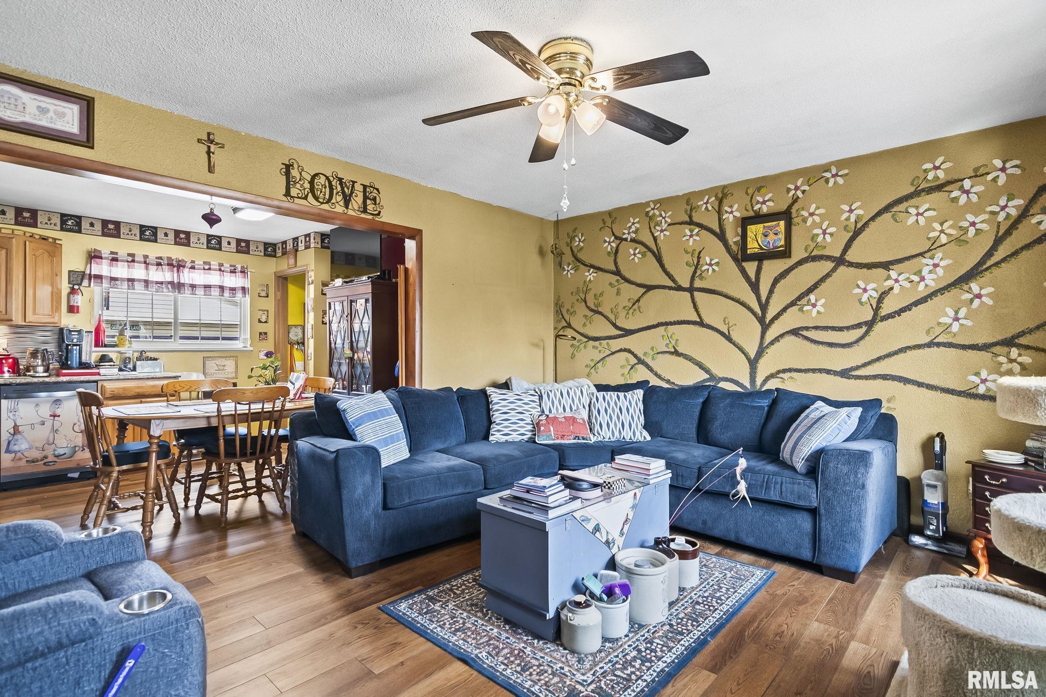 2409 Sutherland Road Springfield, IL 62702 - Photo 5 of 32