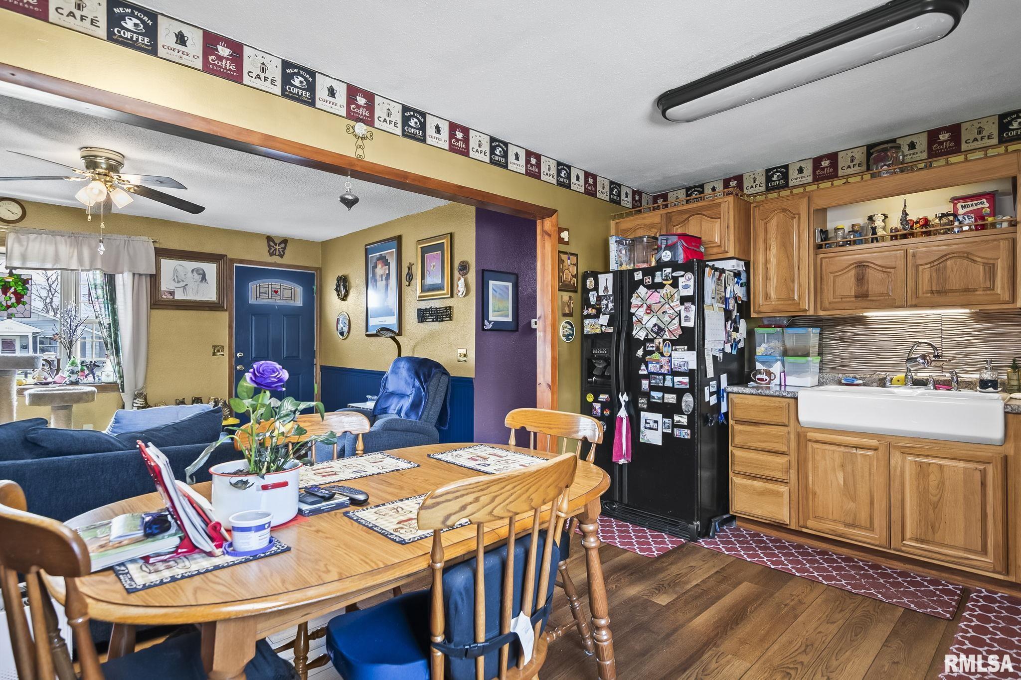 2409 Sutherland Road Springfield, IL 62702 - Photo 8 of 32