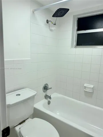 $1,800 | 7505 Southwest 82nd Street, Unit 222, Miami, FL 33143