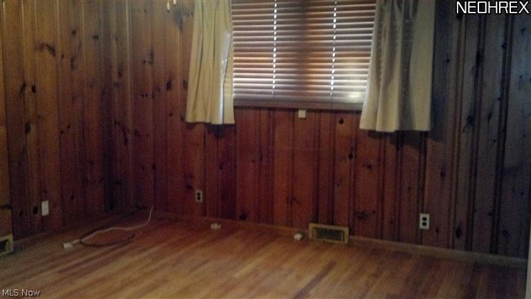 2636 Whiton Road Cleveland, OH 44118 - Photo 3 of 18 Gallery Image 3