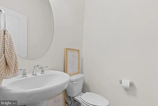 $4,500 | 418 Nottoway Walk, Alexandria, VA 22304