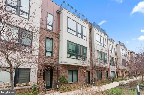 $4,500 | 418 Nottoway Walk, Alexandria, VA 22304