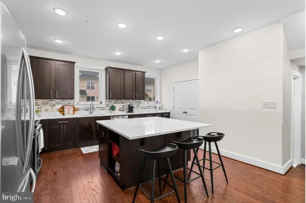 $4,500 | 418 Nottoway Walk, Alexandria, VA 22304