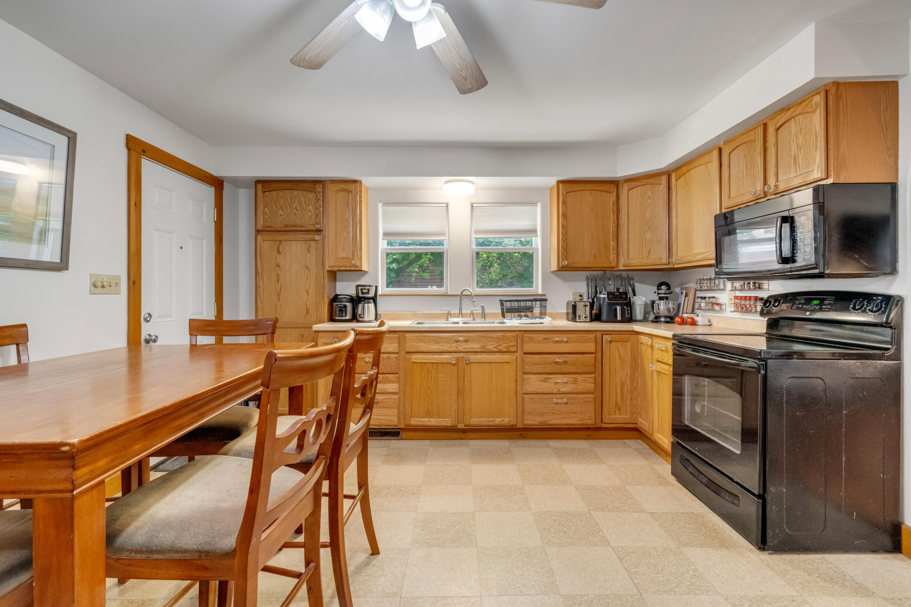 8 Thompson Street Lewiston, ME 04240 - Photo 6 of 46 DSC06751