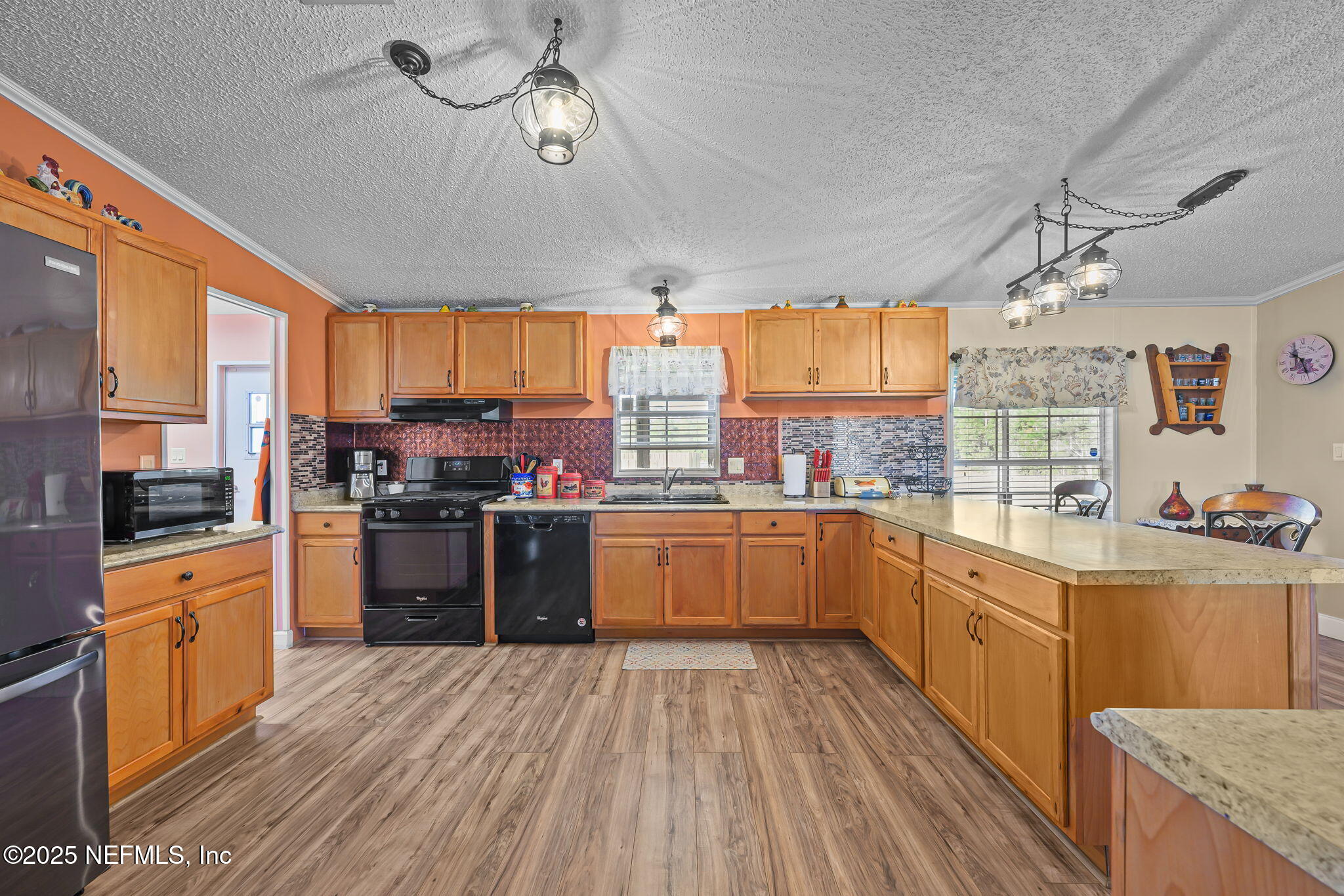 281 Stokes Landing Road Palatka, FL 32177 - Photo 17 of 42 Kitchen