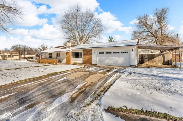 $179,900 | 705 Hanover Drive, Whiteland, IN 46184