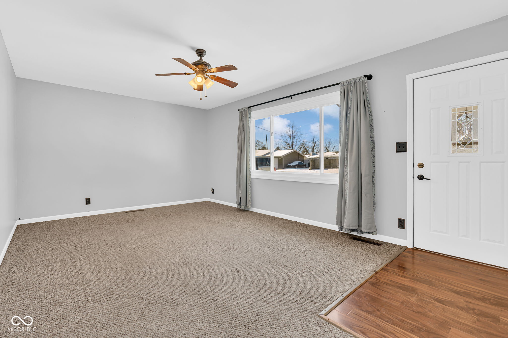 705 Hanover Drive Whiteland, IN 46184 - Photo 5 of 34