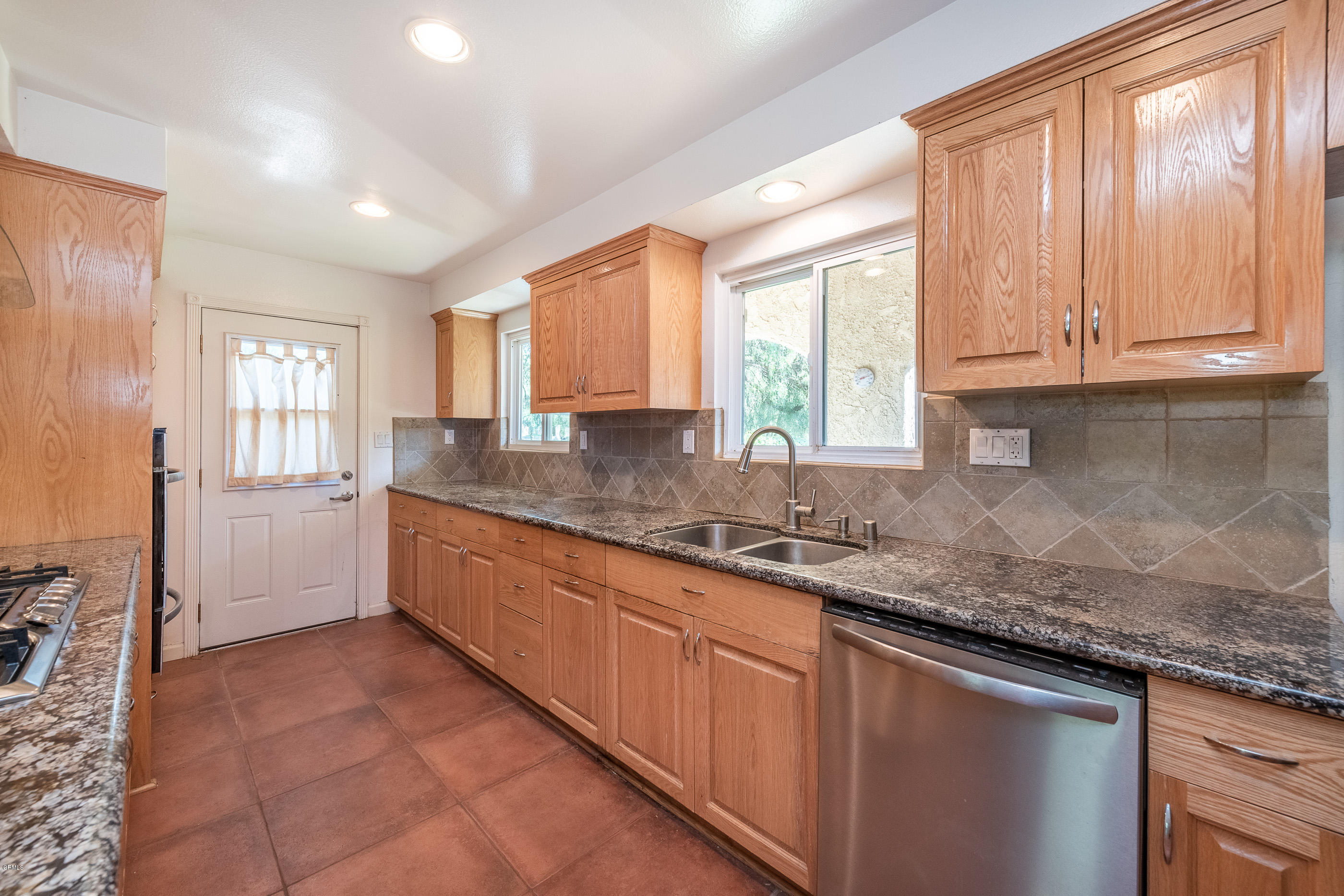8525 Waters Road Moorpark, CA 93021 - Photo 4 of 44 8525 Waters Rd Moorpark-3