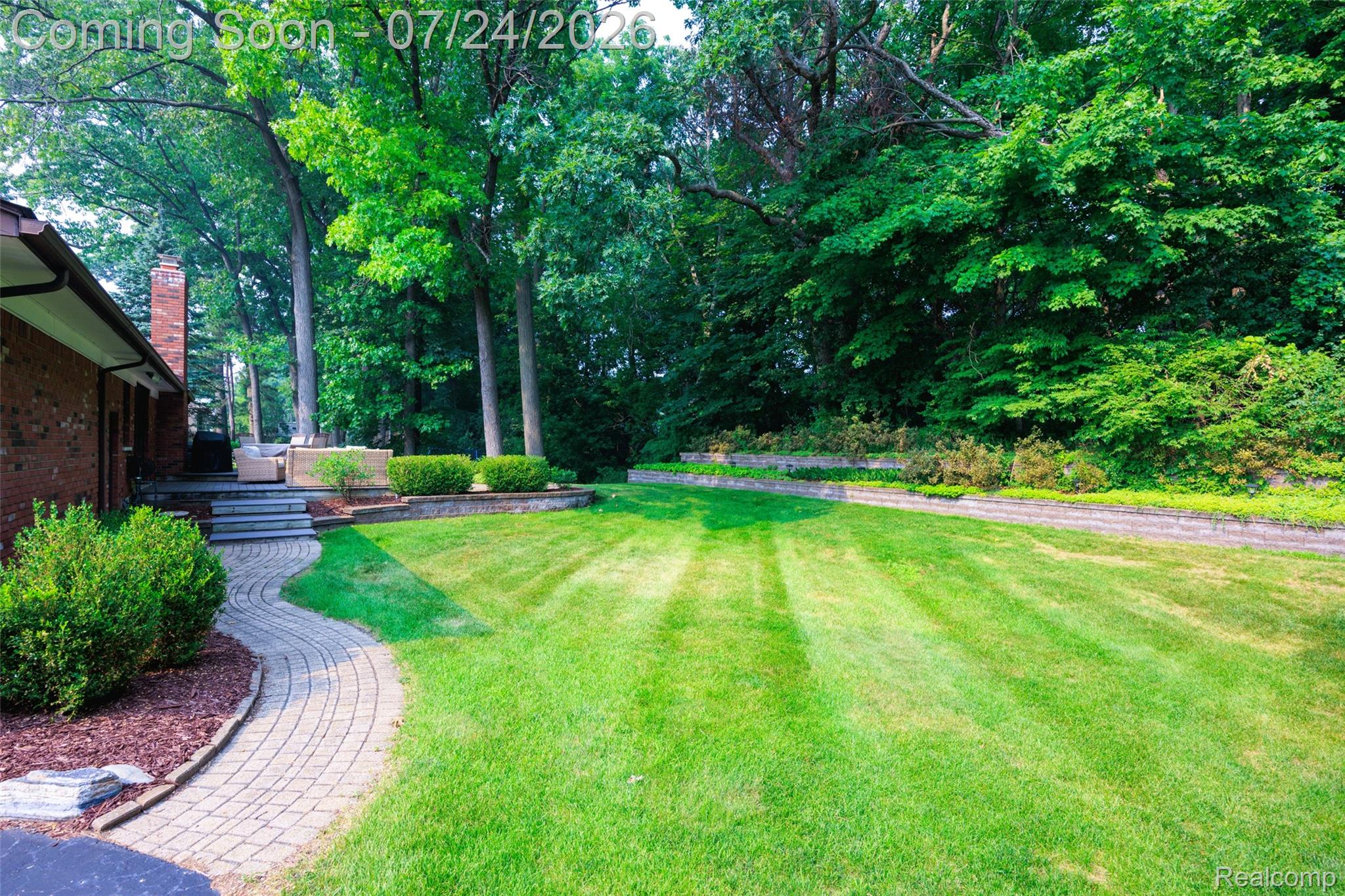 344 Shagbark Drive Rochester, MI 48309 - Photo 32 of 42 344 Shagbark 40.jpg