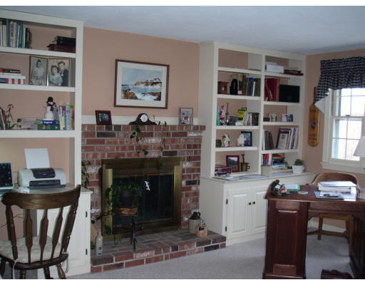 30 Tadmuck Road Westford, MA 01886 - Photo 5 of 8 Gallery Image 5