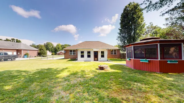 $344,900 | 121 Regalwood Drive, Manchester, TN 37355