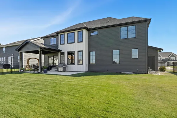 $815,000 | 8334 West 105th Avenue, St. John, IN 46373