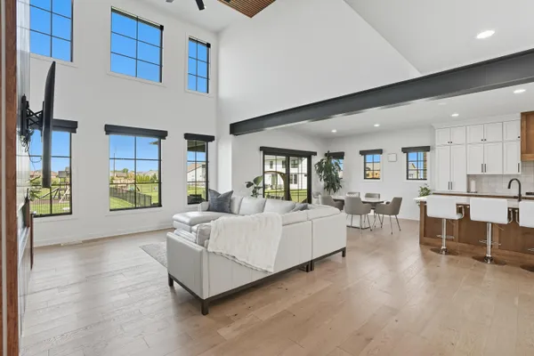 $815,000 | 8334 West 105th Avenue, St. John, IN 46373