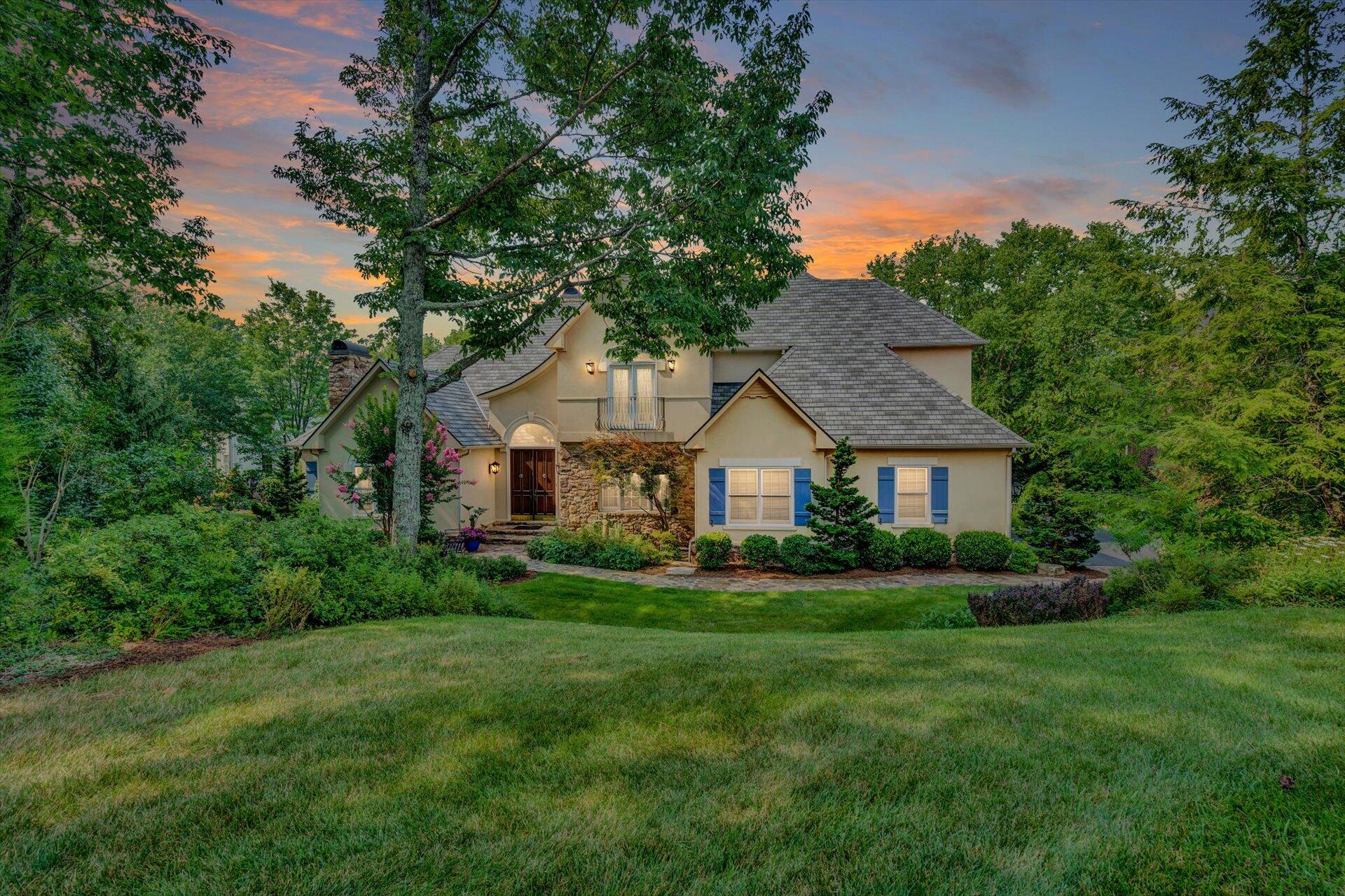 5300 Fox Ridge Road Southwest Roanoke, VA 24018 - Photo 1 of 81 01-SHOWS GREAT-1