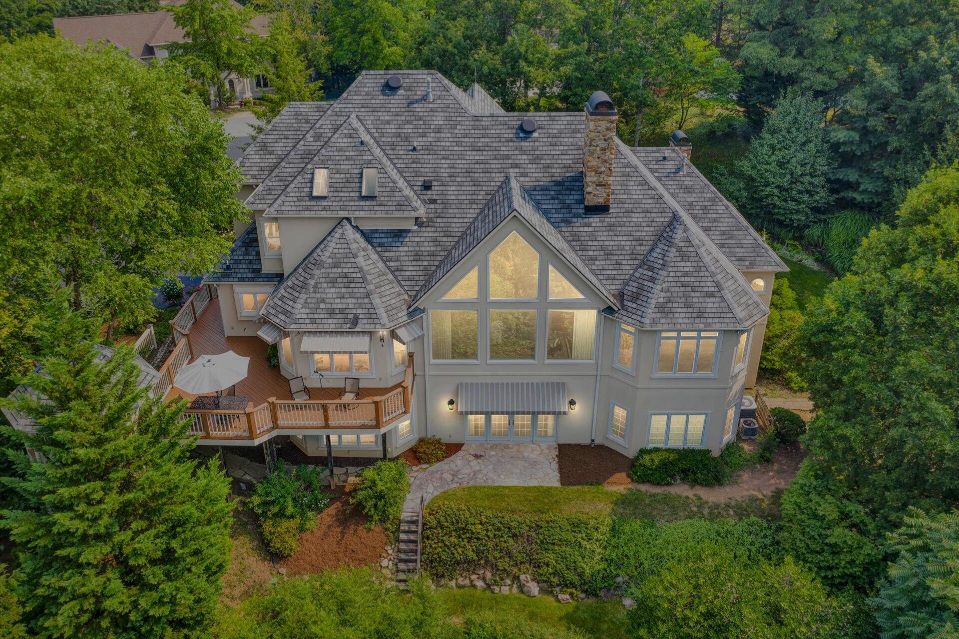 5300 Fox Ridge Road Southwest Roanoke, VA 24018 - Photo 2 of 81 02-SHOWS GREAT-9