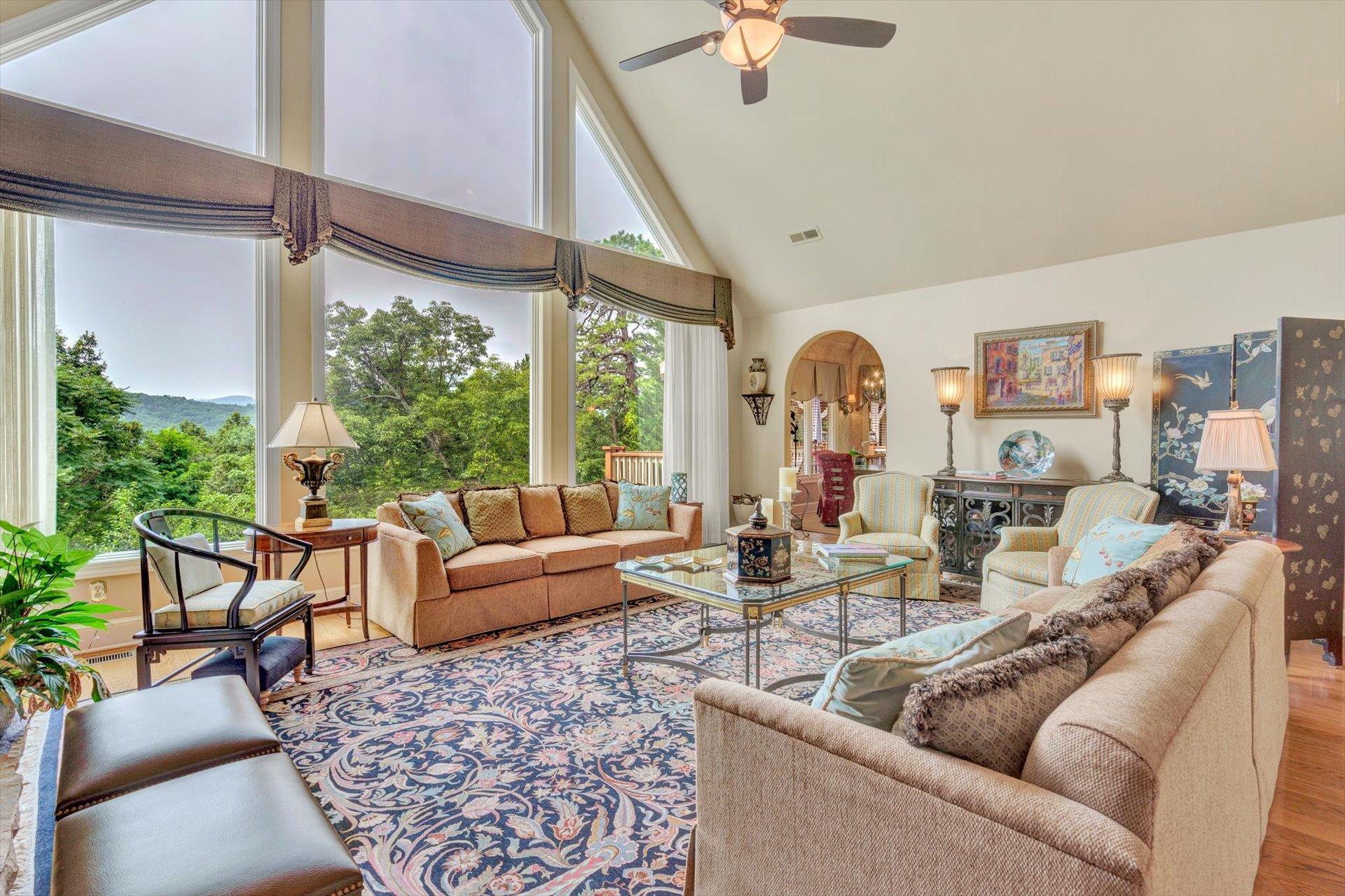 5300 Fox Ridge Road Southwest Roanoke, VA 24018 - Photo 15 of 81 15-SHOWS GREAT-23