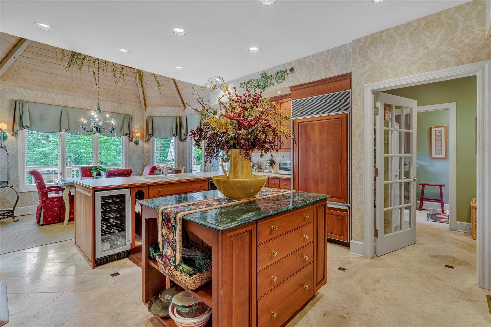 5300 Fox Ridge Road Southwest Roanoke, VA 24018 - Photo 22 of 81 21-SHOWS GREAT-16
