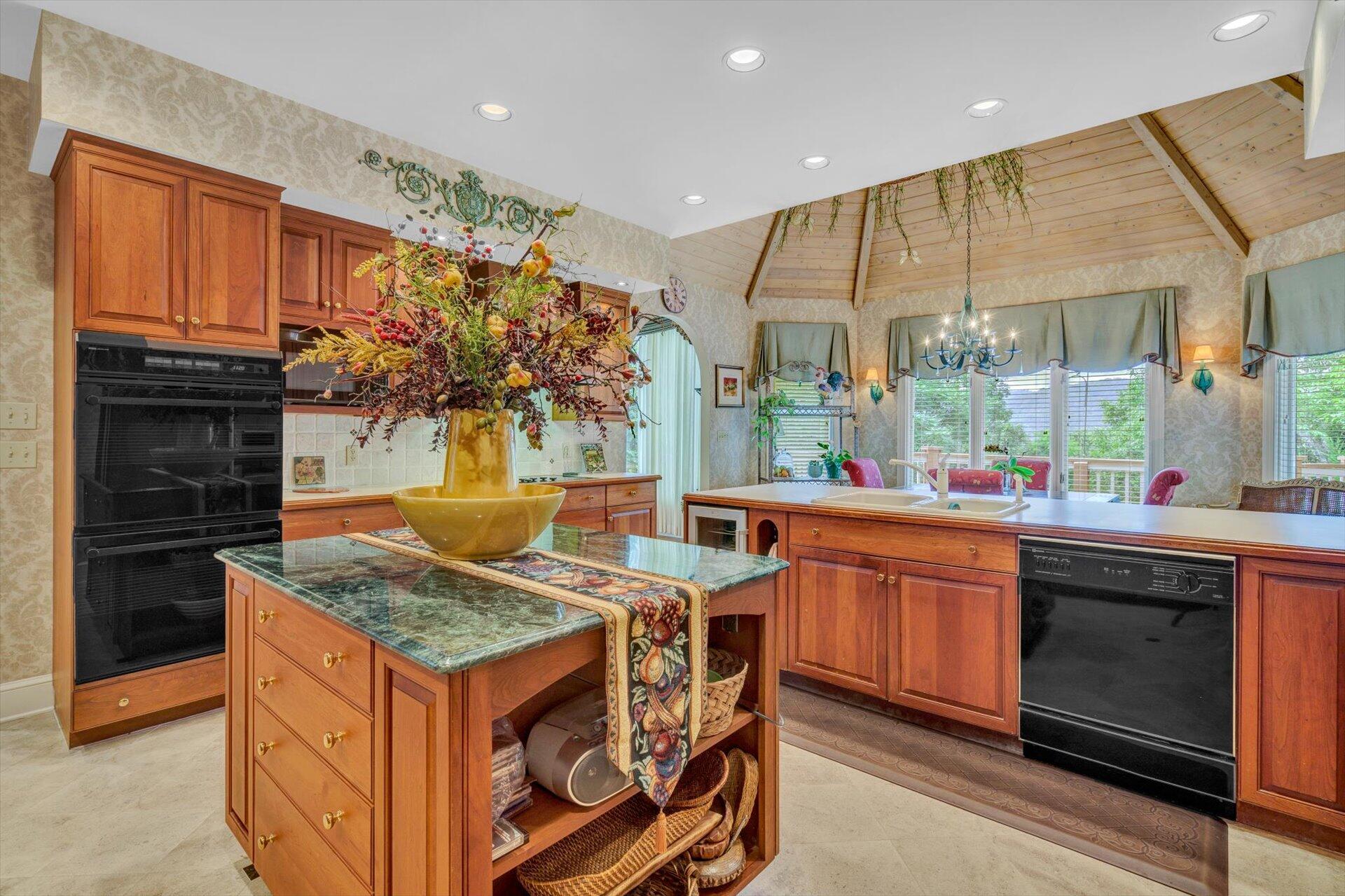 5300 Fox Ridge Road Southwest Roanoke, VA 24018 - Photo 23 of 81 22-SHOWS GREAT-17