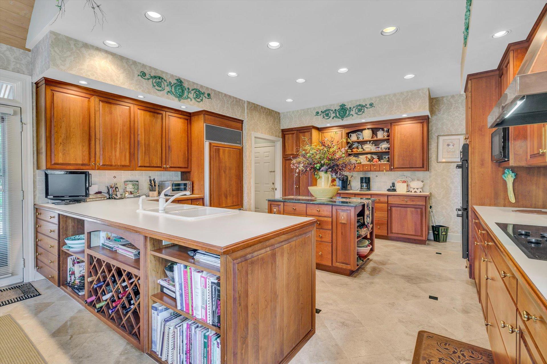 5300 Fox Ridge Road Southwest Roanoke, VA 24018 - Photo 25 of 81 24-SHOWS GREAT-19