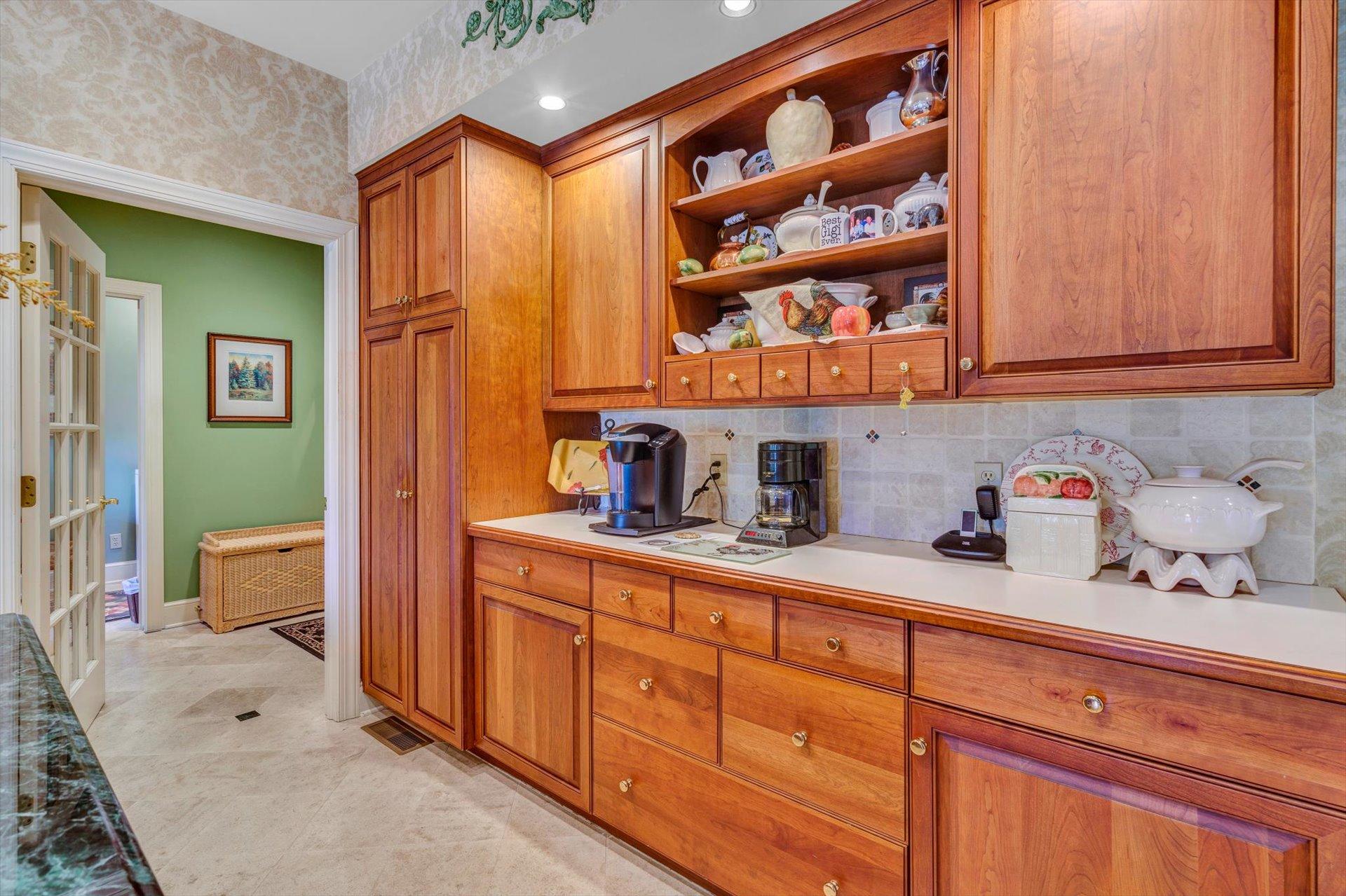 5300 Fox Ridge Road Southwest Roanoke, VA 24018 - Photo 26 of 81 25-SHOWS GREAT-20
