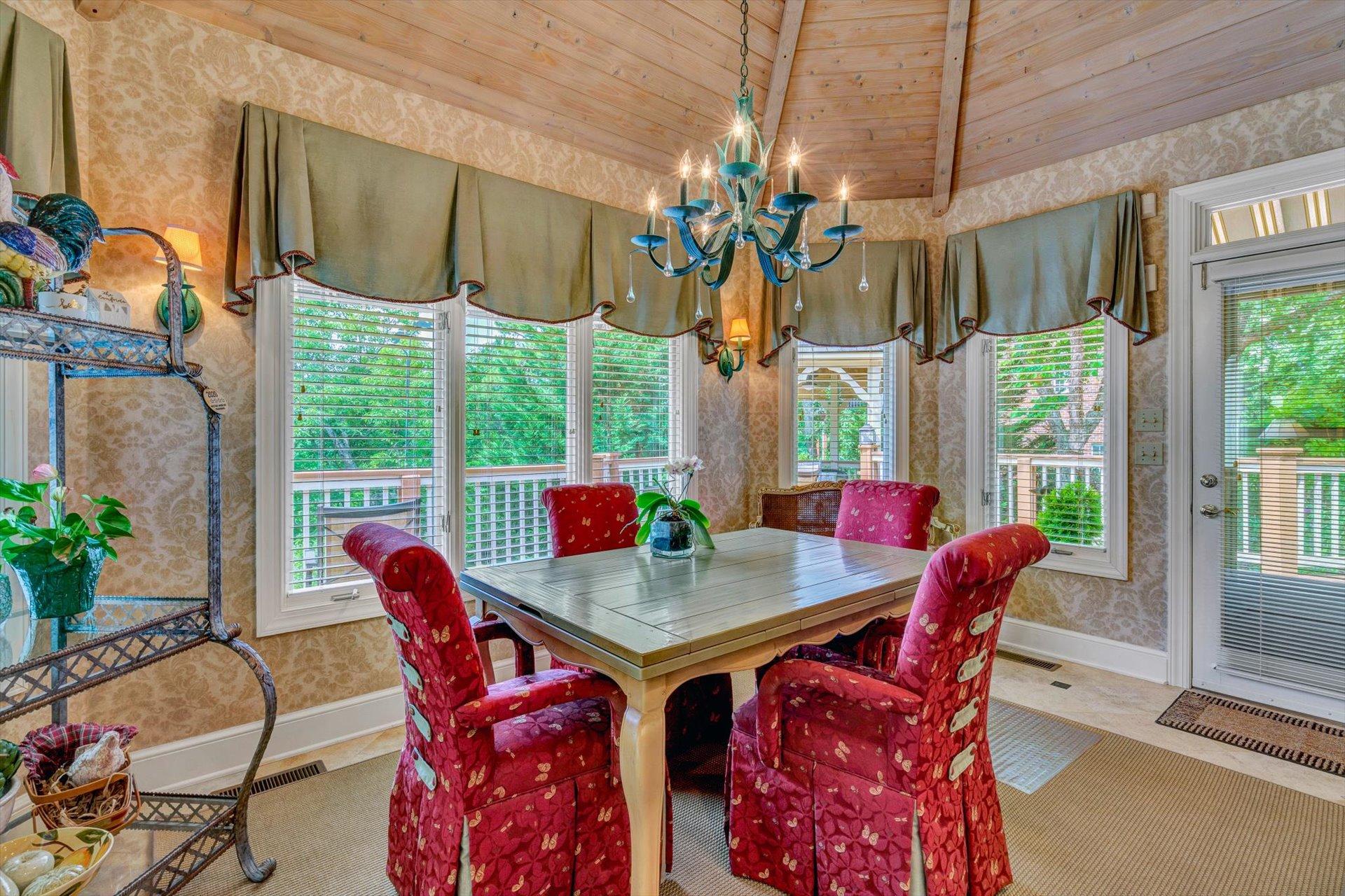5300 Fox Ridge Road Southwest Roanoke, VA 24018 - Photo 28 of 81 27-SHOWS GREAT-21