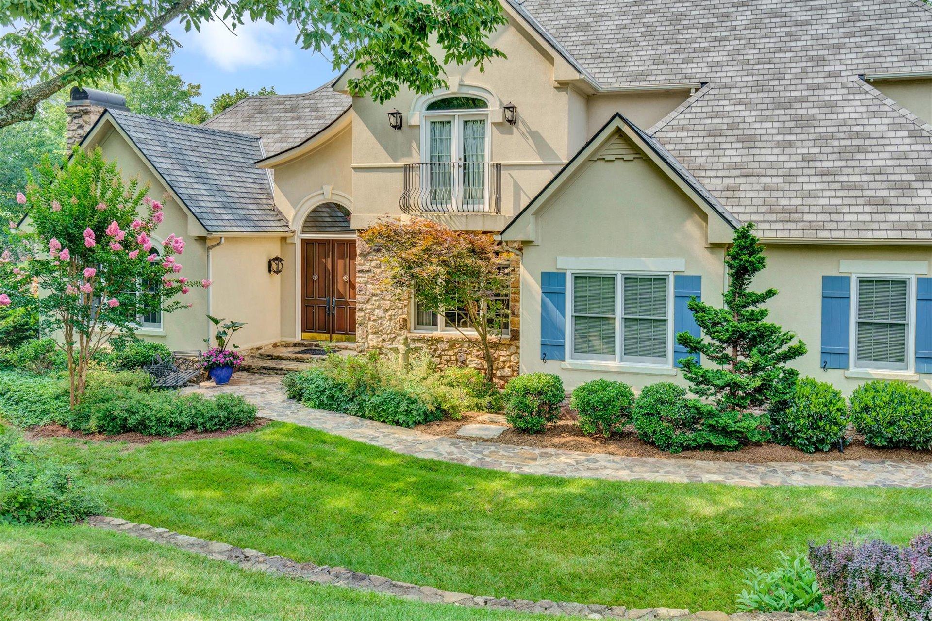 5300 Fox Ridge Road Southwest Roanoke, VA 24018 - Photo 4 of 81 09-SHOWS GREAT-8