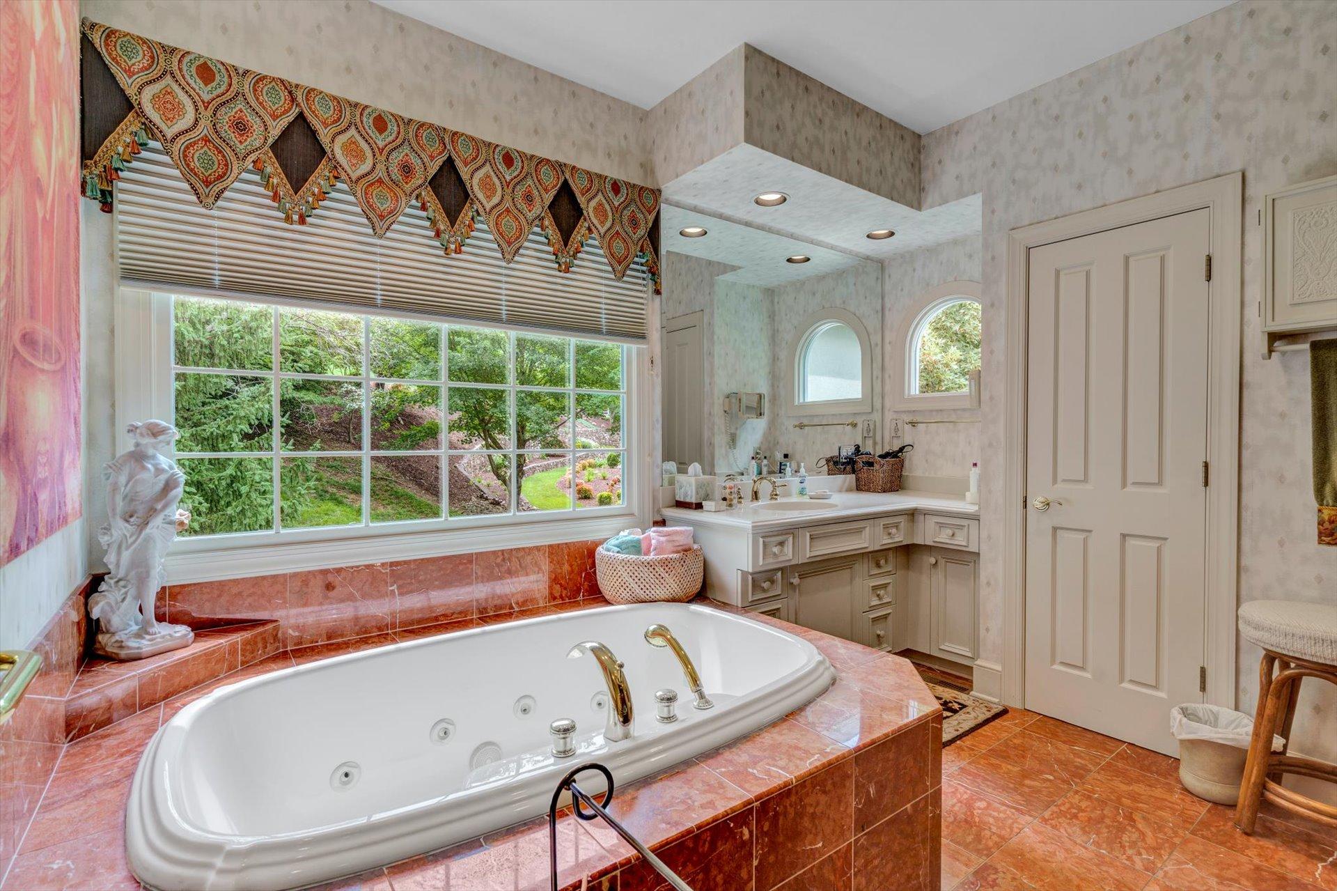 5300 Fox Ridge Road Southwest Roanoke, VA 24018 - Photo 40 of 81 38-SHOWS GREAT-32