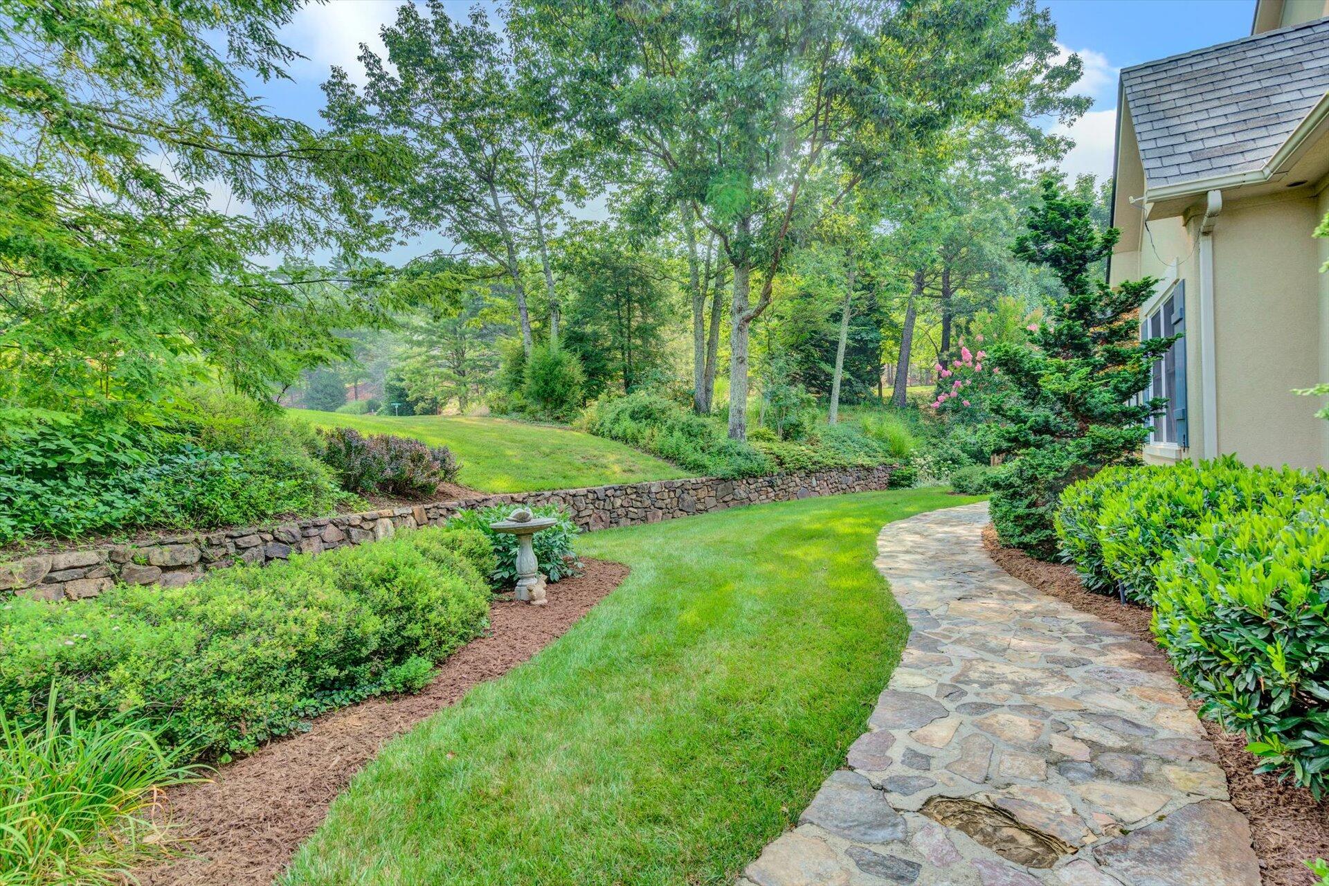 5300 Fox Ridge Road Southwest Roanoke, VA 24018 - Photo 68 of 81 71-SHOWS GREAT-6