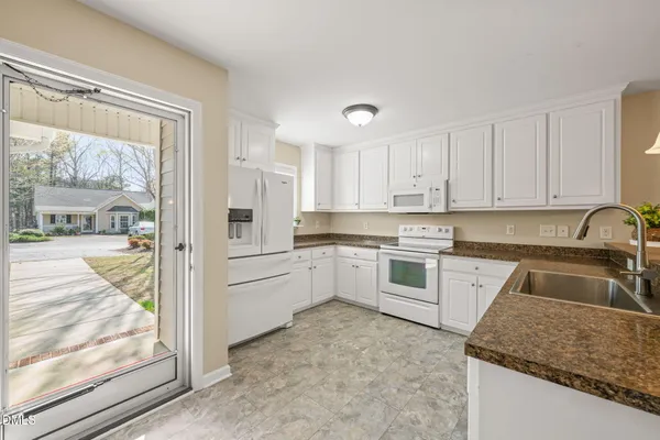 $275,000 | 3618 East Cotton Gin Drive, Clayton, NC 27527