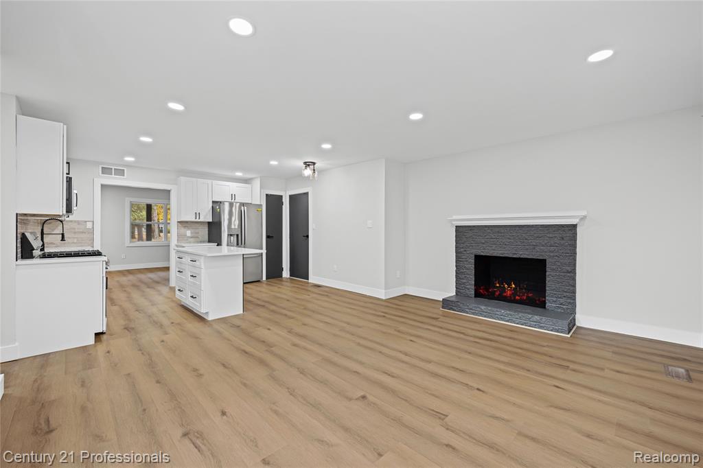 45466 Fairchild Road Macomb, MI 48042 - Photo 19 of 43 Gallery Image 19