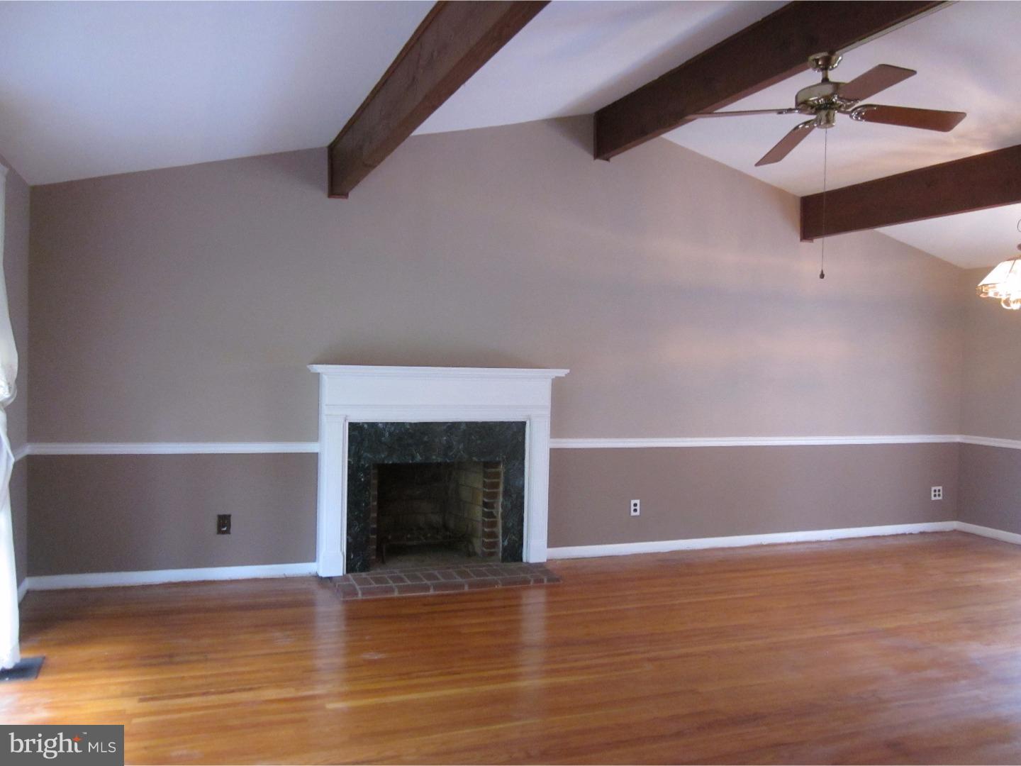 657 Church Road Flourtown, PA 19031 - Photo 4 of 25 Living Room