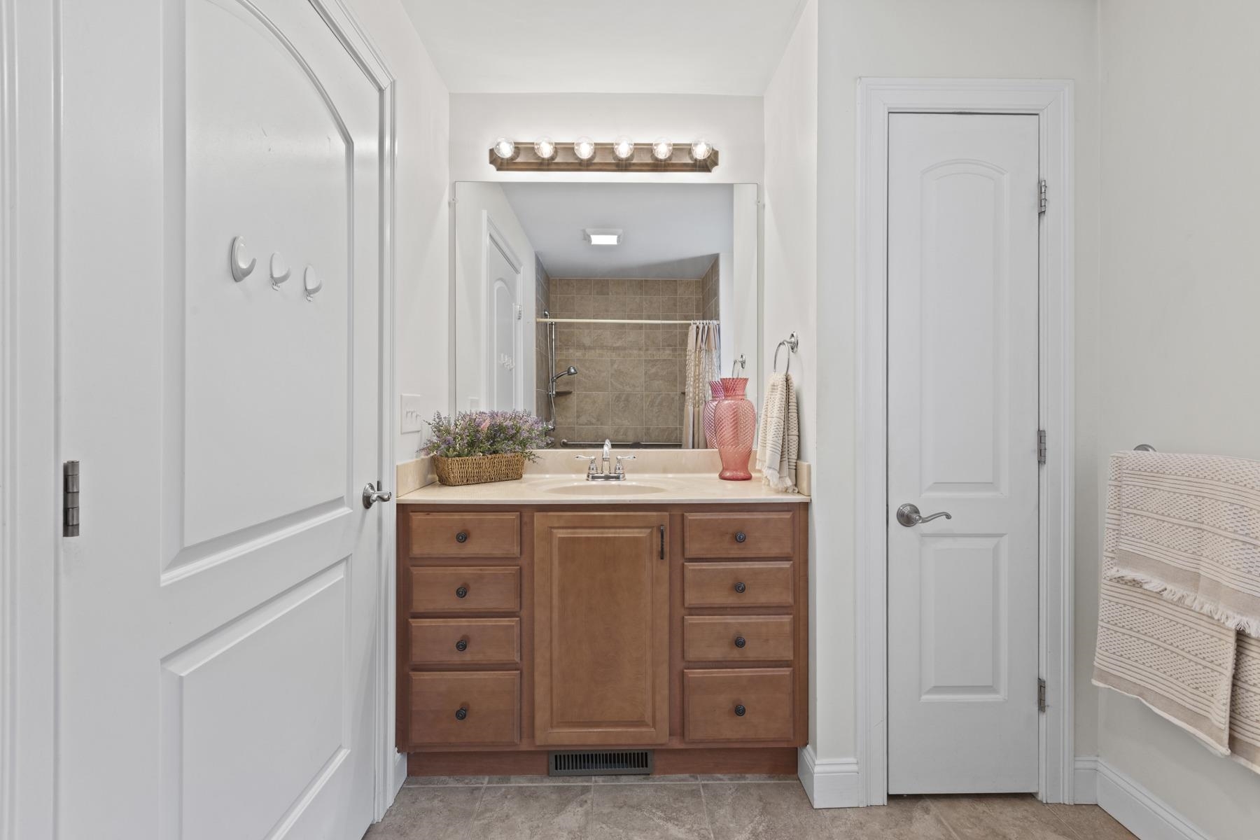 22 Whispering Oaks Road Pelham, NH 03076 - Photo 18 of 26 Gallery Image 18