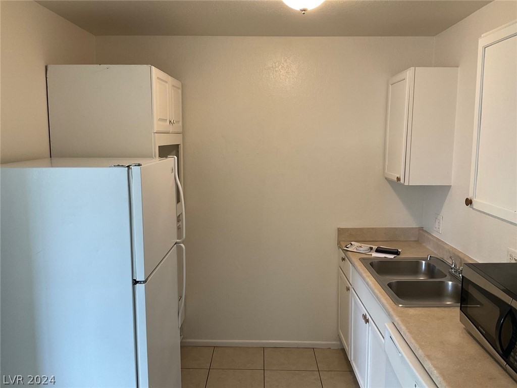 5925 Dodd Street, Unit 4 Las Vegas, NV 89122 - Photo 5 of 7