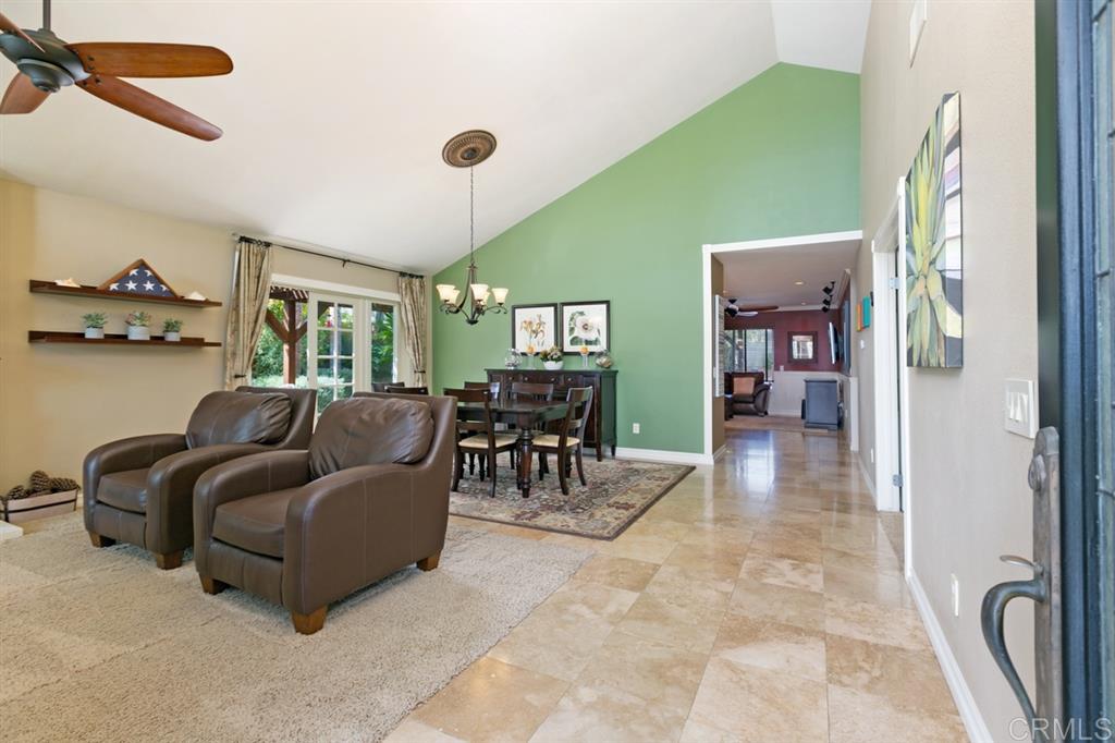 270 Sharp Place Encinitas, CA 92024 - Photo 3 of 25